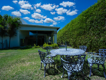 Casa en renta semiamueblada de 1 piso en Club de Golf Santa Anita, Tlajomulco