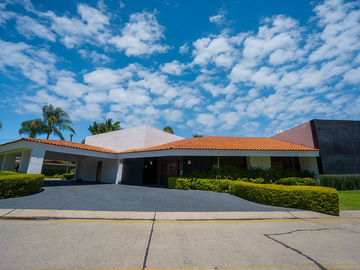 Casa en renta semiamueblada de 1 piso en Club de Golf Santa Anita, Tlajomulco