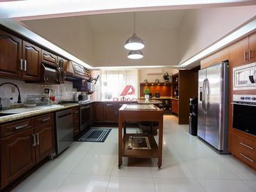 Casa en renta semiamueblada de 1 piso en Club de Golf Santa Anita, Tlajomulco