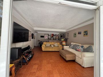 OPORTUNIDAD : CASA EN VENTA  EN LA HERRADURA