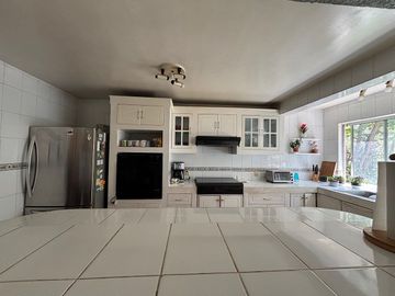 OPORTUNIDAD : CASA EN VENTA  EN LA HERRADURA