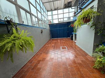 Venta de amplia casa con gran Potencial en Lomas de La Herradura