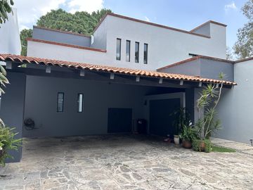 Casa en Fraccionamiento Bugambilias