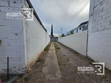 OFICINA EN RENTA EN CALLE MIRADOR CON AMPLIO ESTACIONAMIENTO