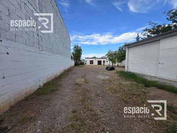 OFICINA EN RENTA EN CALLE MIRADOR CON AMPLIO ESTACIONAMIENTO