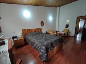 Venta casa San marcel Manizales. COD. 9498976