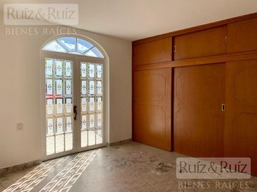 CASA COMERCIAL EN RENTA, UBICADA EN ZONA ESTE, SOBRE AV. SAN PEDRO