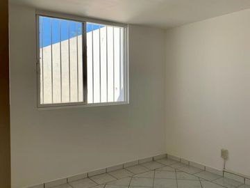 CASA COMERCIAL EN RENTA, UBICADA EN ZONA ESTE, SOBRE AV. SAN PEDRO