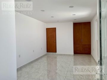 CASA COMERCIAL EN RENTA, UBICADA EN ZONA ESTE, SOBRE AV. SAN PEDRO