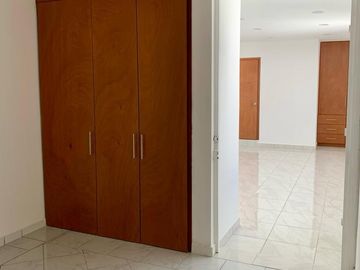 CASA COMERCIAL EN RENTA, UBICADA EN ZONA ESTE, SOBRE AV. SAN PEDRO