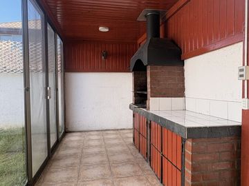 Amplia Propiedad en Arriendo