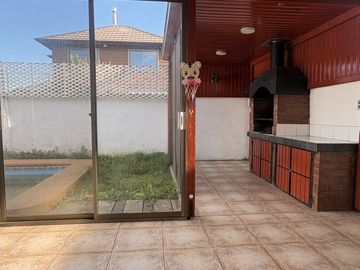 Amplia Propiedad en Arriendo