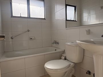 Amplia Propiedad en Arriendo