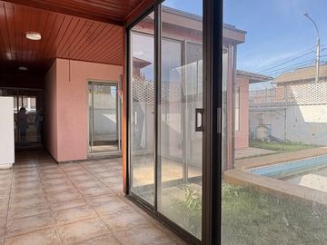 Amplia Propiedad en Arriendo