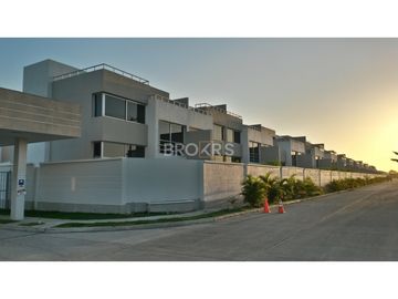 Casa en venta - Costa Sur Village