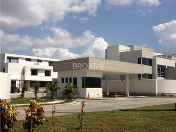 Casa en venta - Costa Sur Village