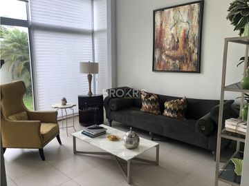 Casa en venta - Costa Sur Village