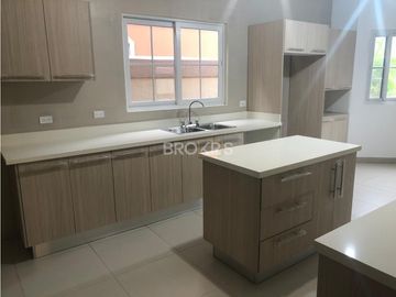 Casa en venta - El Doral, Costa Sur