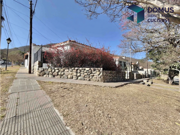 VENTA CASA ESQUINA BARRIO TRES CERRITOS