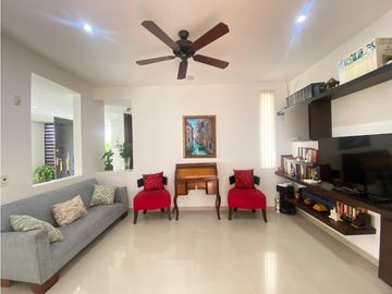 CASA CAMPESTRE UN SOLO NIVEL.  2500 M2 $1'800.000.000
