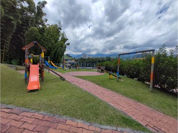 Venta de Casa en Conjunto Cerrado El Trébol, Manizales Cód. 9682354