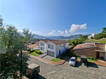 Venta de Casa en Conjunto Cerrado El Trébol, Manizales Cód. 9682354