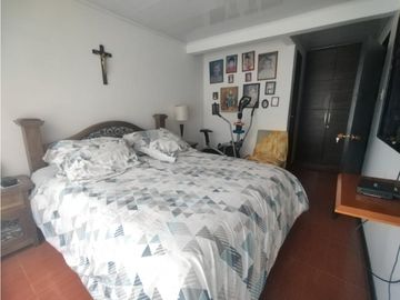 Venta casa Alcázares, Manizales. COD  6176885