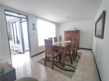 Venta casa Alcázares, Manizales. COD  6176885