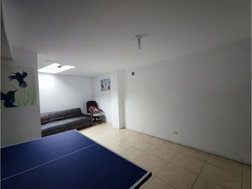 Venta Casa Con Renta En Los Alcázares, Manizales COD  6214150