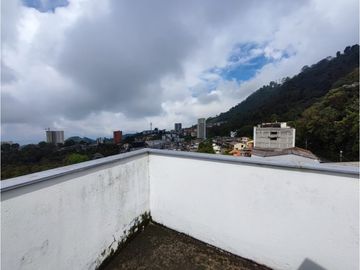 Venta Casa Con Renta En Los Alcázares, Manizales COD  6214150