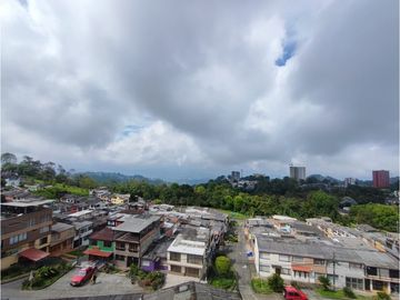 Venta Casa Con Renta En Los Alcázares, Manizales COD  6214150