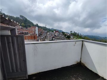 Venta Casa Con Renta En Los Alcázares, Manizales COD  6214150