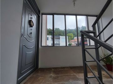 Venta Casa Con Renta En Los Alcázares, Manizales COD  6214150
