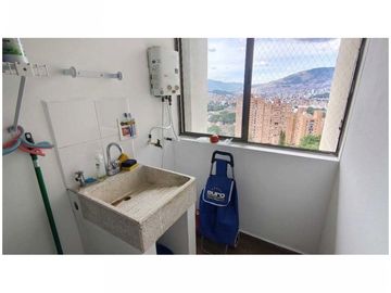 APARTAMENTO EN VENTA LOMA DE LOS BERNAL