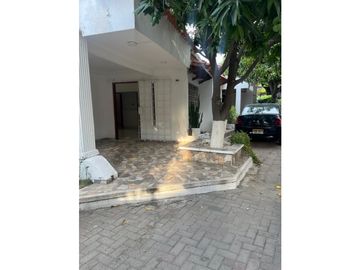 VENTA DE CASA EN CONJUNTO CERRADO EN PRIMERA LINEA DE PLAYA - VT245