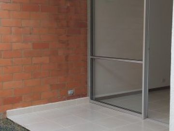 16 – Se vende casa para estrenar en Ciudad Country / Jamundí.