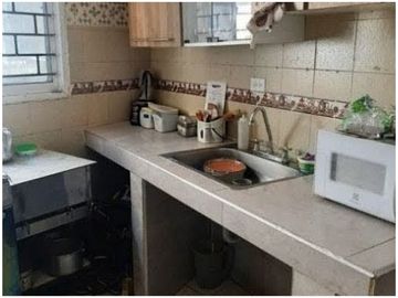 SE VENDE CASA CON DOS APTOS Y UN LOCAL CENTRO SANTA MARTA - VT244