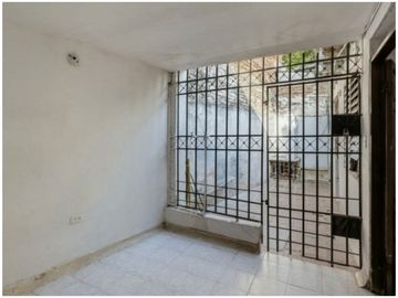 SE VENDE CASA CON DOS APTOS Y UN LOCAL CENTRO SANTA MARTA - VT244