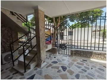 SE VENDE CASA CON DOS APTOS Y UN LOCAL CENTRO SANTA MARTA - VT244