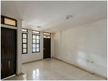 SE VENDE CASA CON DOS APTOS Y UN LOCAL CENTRO SANTA MARTA - VT244
