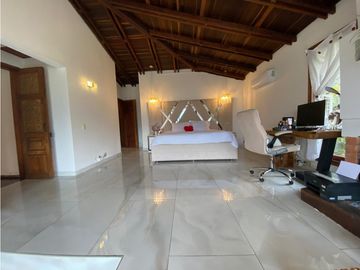 Venta Casa Cerros de la Alhambra, Manizales. Cod: 9394364