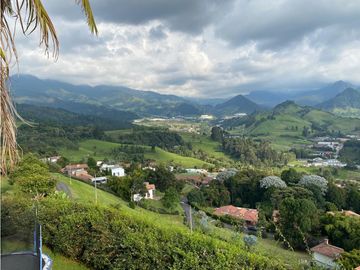 Venta Casa Cerros de la Alhambra, Manizales. Cod: 9394364