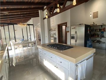 Venta Casa Cerros de la Alhambra, Manizales. Cod: 9394364