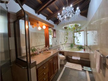 Venta Casa Cerros de la Alhambra, Manizales. Cod: 9394364