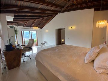 Venta Casa Cerros de la Alhambra, Manizales. Cod: 9394364
