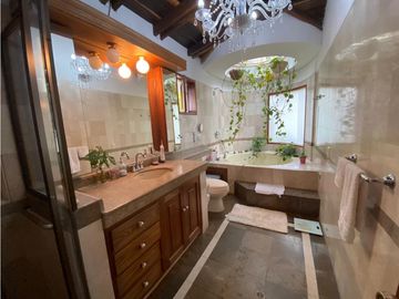 Venta Casa Cerros de la Alhambra, Manizales. Cod: 8356559