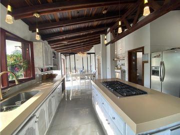 Venta Casa Cerros de la Alhambra, Manizales. Cod: 8356559