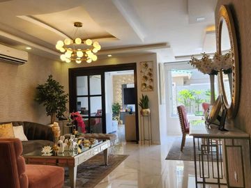 Casa En Venta 232m²-Urbanización Plaza Real- La Puntilla, Vía a Samborondón