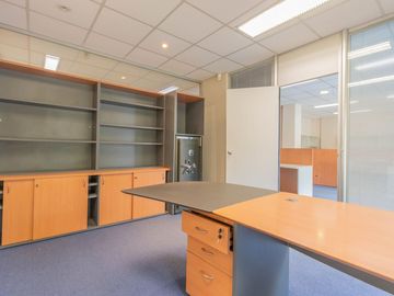 VENTA OFICINA + 3 COCHERAS y TERRAZA - BELGRANO