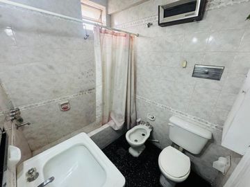 VENTA PH 4 AMBIENTES CON LOCAL Y COCHERA LUGANO